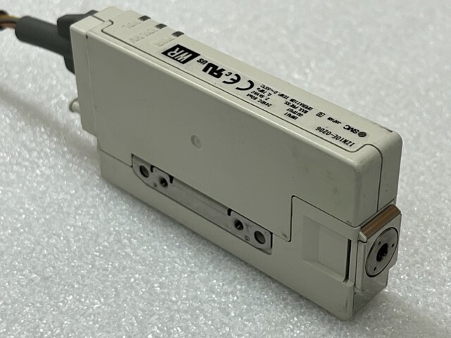 SMC IZN10E-0206 24VDC 8mA Ionizer Used