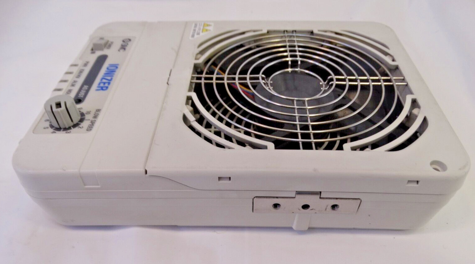 SMC IONIZER Unit Model IZF31-P-N, For PARTS/REPAIR