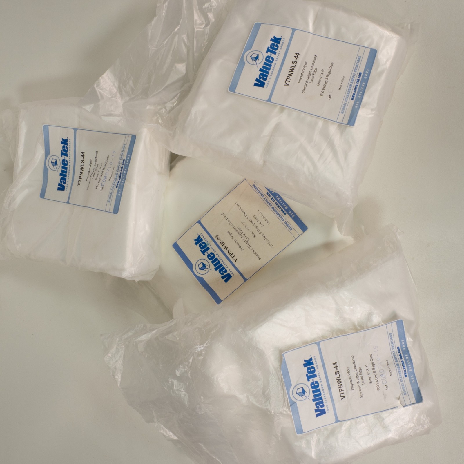 Value Tek Cleanroom Polyester Laboratory Wipers / 1800 CT – 4×4 & 100CT 9×9