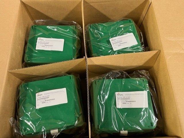 ENTEGRIS 150 mm (6 “) Wafer Storage Box, E90-102-0605, GREEN, NEW. LOT OF 4