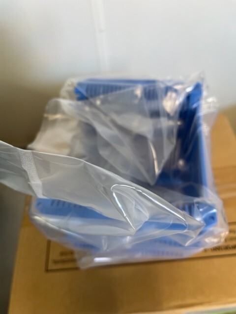 ENTEGRIS 150 mm (6 inch) Wafer Cassette, BLUE, PA182-60MB-0603, NEW.