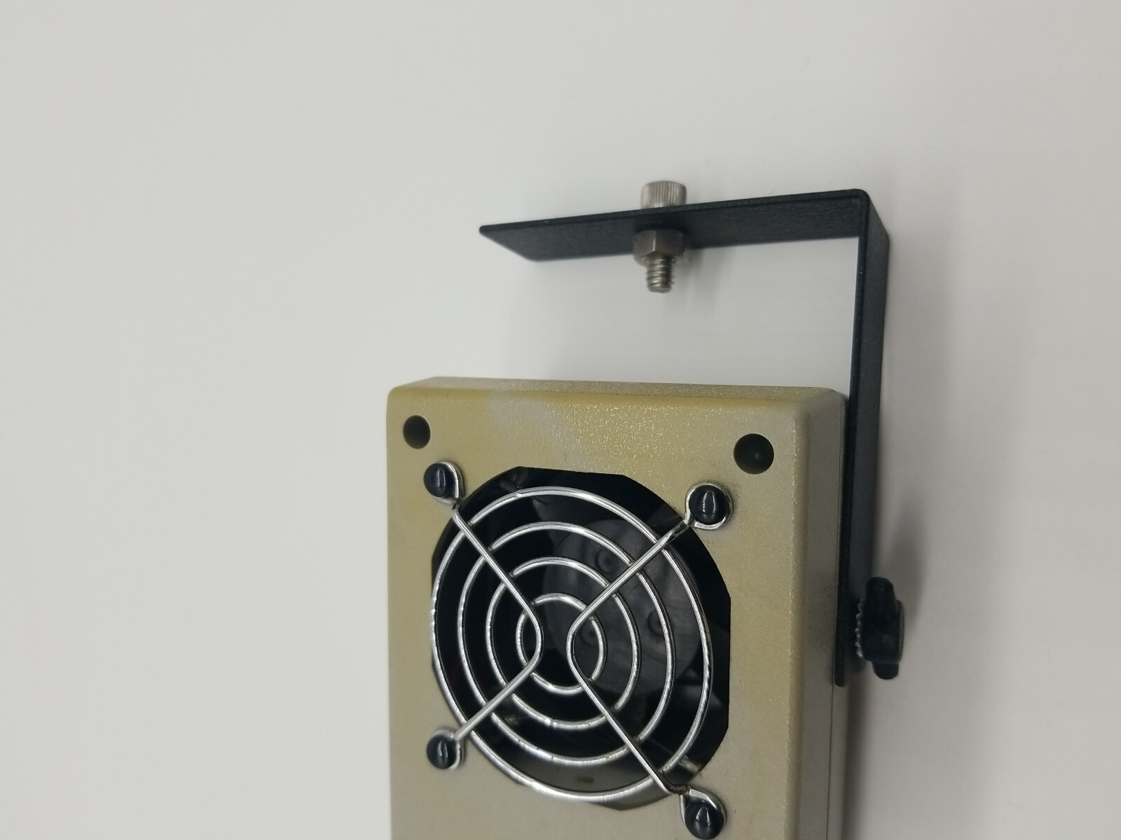 Ion Systems, Zstat 6420 Ionizer Blower with black bracket, Used (A)