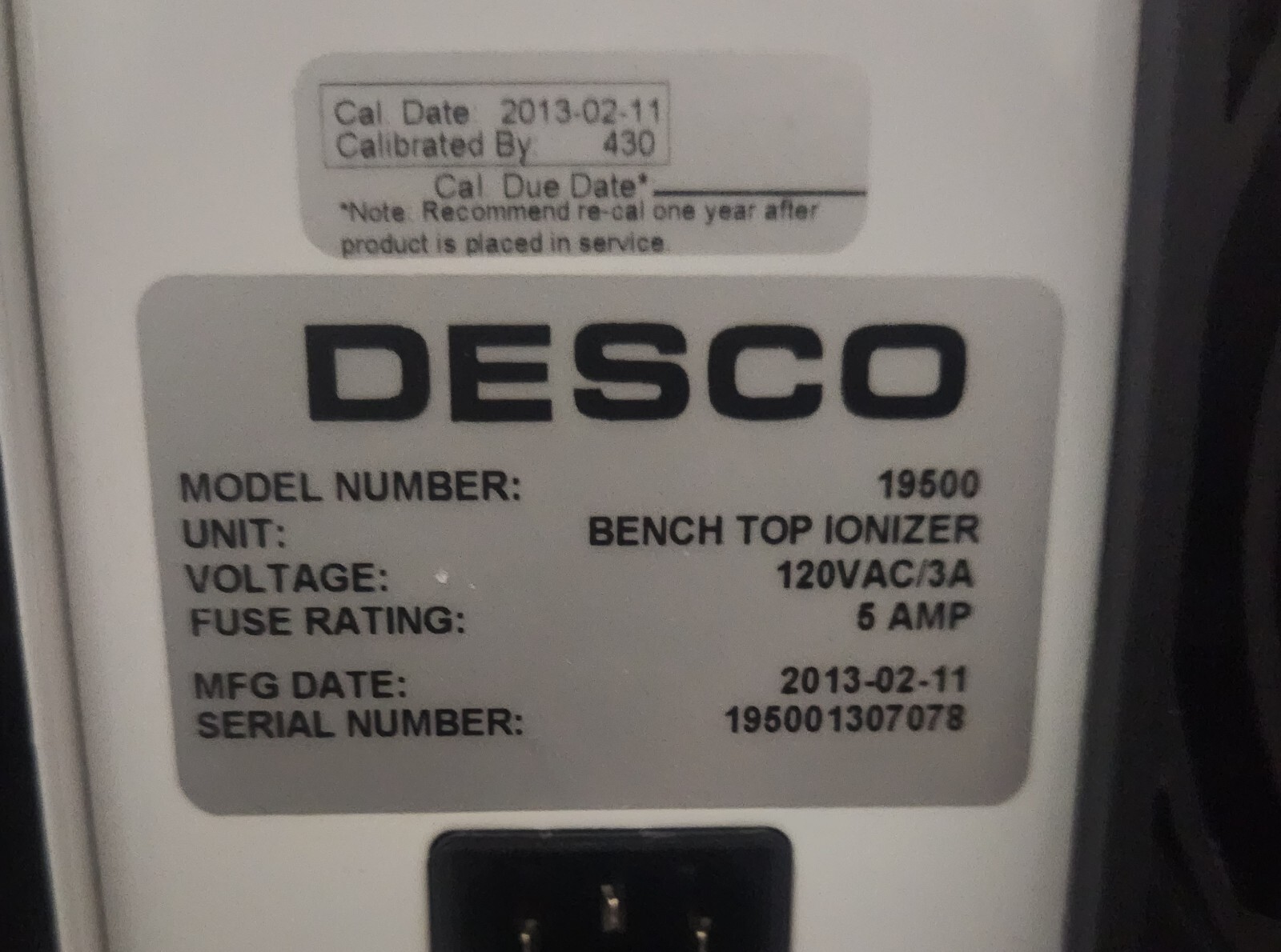 DESCO – 19500, Bench Top Self Balancing Ionizer – 120 VAC / 3A