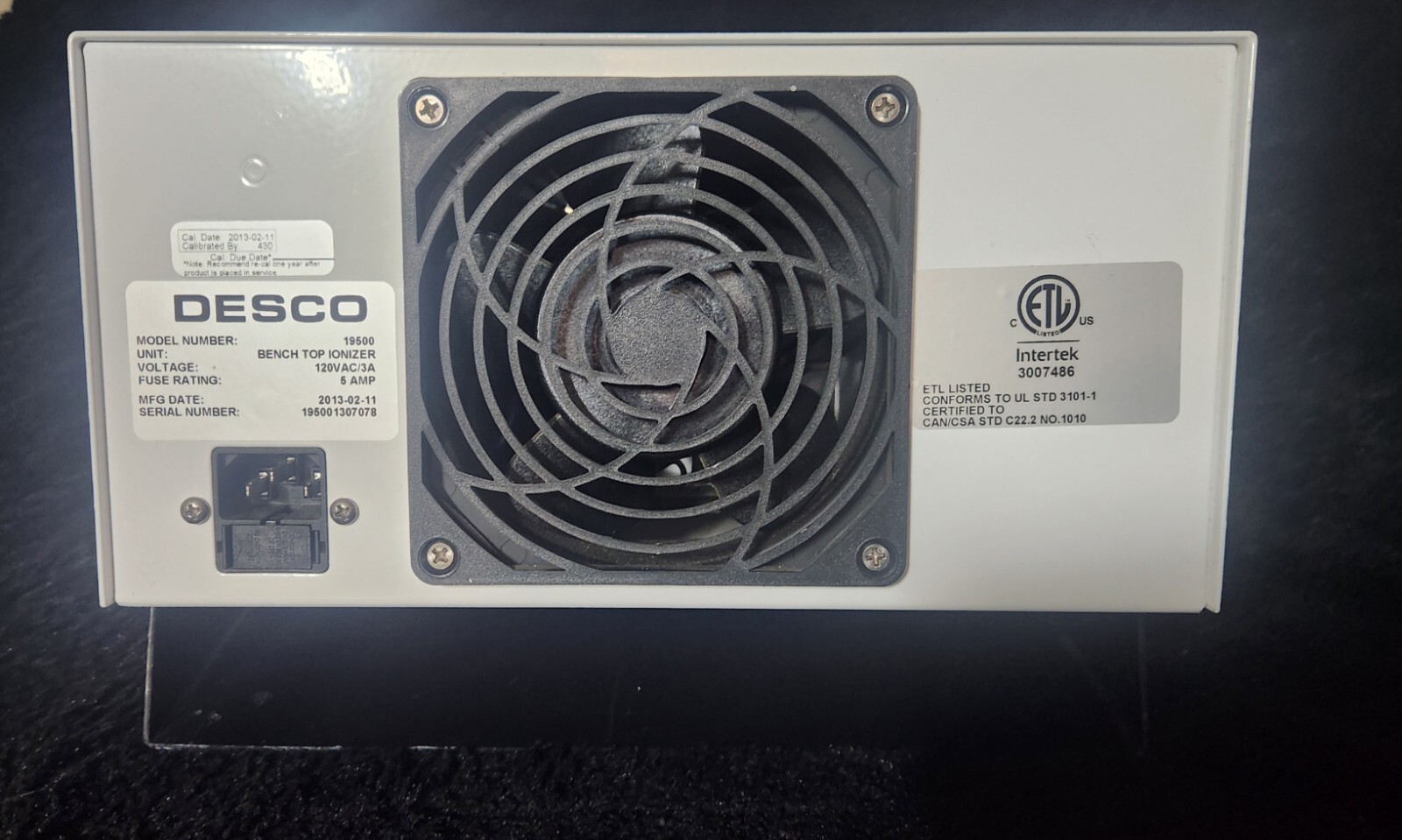 DESCO – 19500, Bench Top Self Balancing Ionizer – 120 VAC / 3A