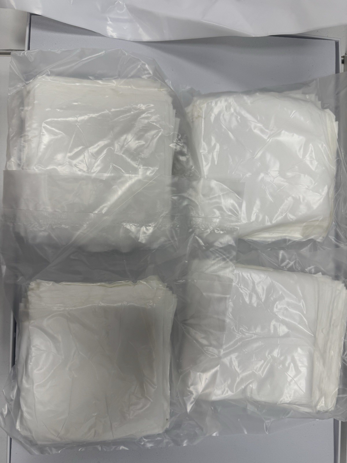 200PCS Cleanroom Wipers 9x9cm Lint Free Polyester Cleaning Cloth Screen Lens PCB