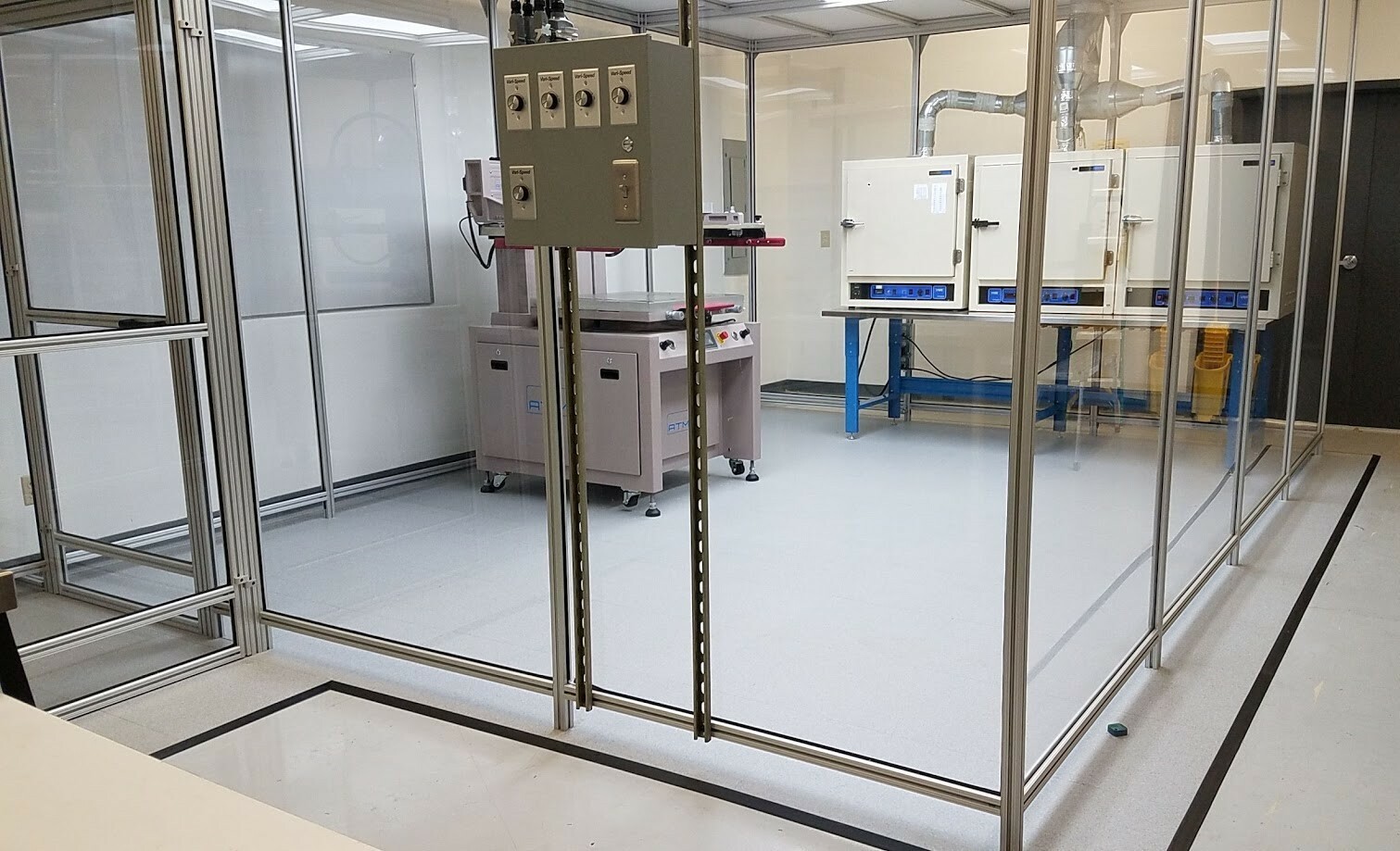 10′ x 10′ Modular Clean Room; Class 10,000, ISO 7; HEPA Cleanroom Kit; Hard Wall