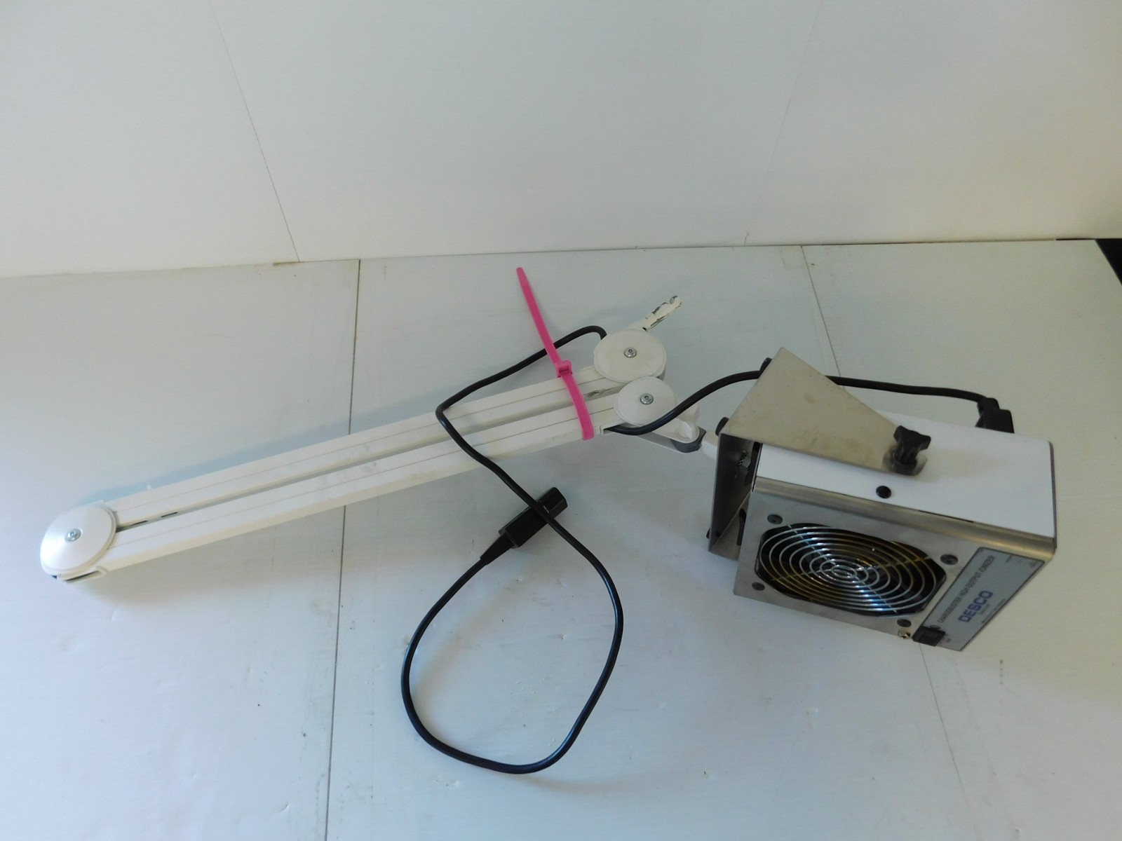 Desco 60500 ChargeBuster High Output Ionizer w/ EXTENSION ARM (QXG81)