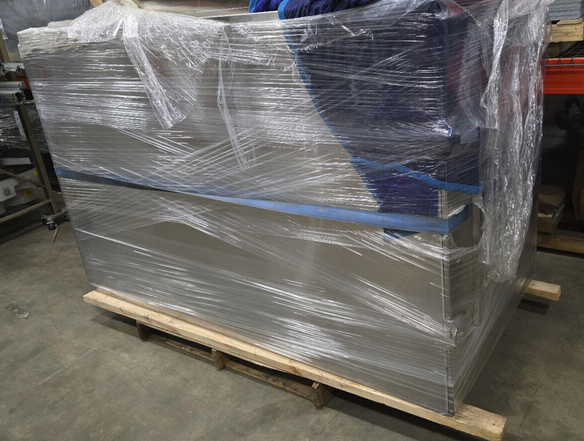 CLEAN AIR PRODUCTS 6′ FLOOR MOUNT PASS THROUGH / CART PASS THROUGH BOX.