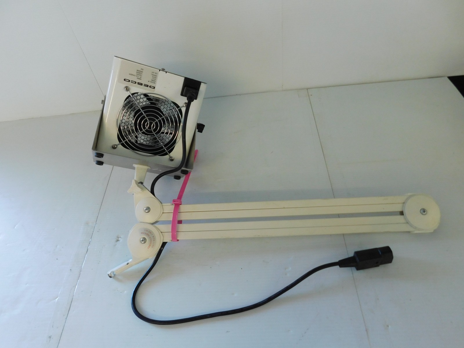Desco 60500 ChargeBuster High Output Ionizer w/ EXTENSION ARM (QXG85)