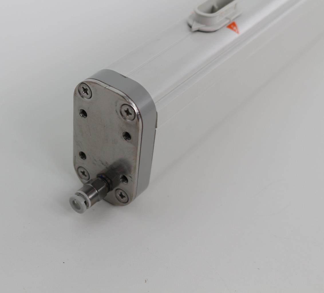 SMC IZS31-1100P 1100mm Bar Type Ionizer, W/ IZS31-NT Tungsten Cartridge