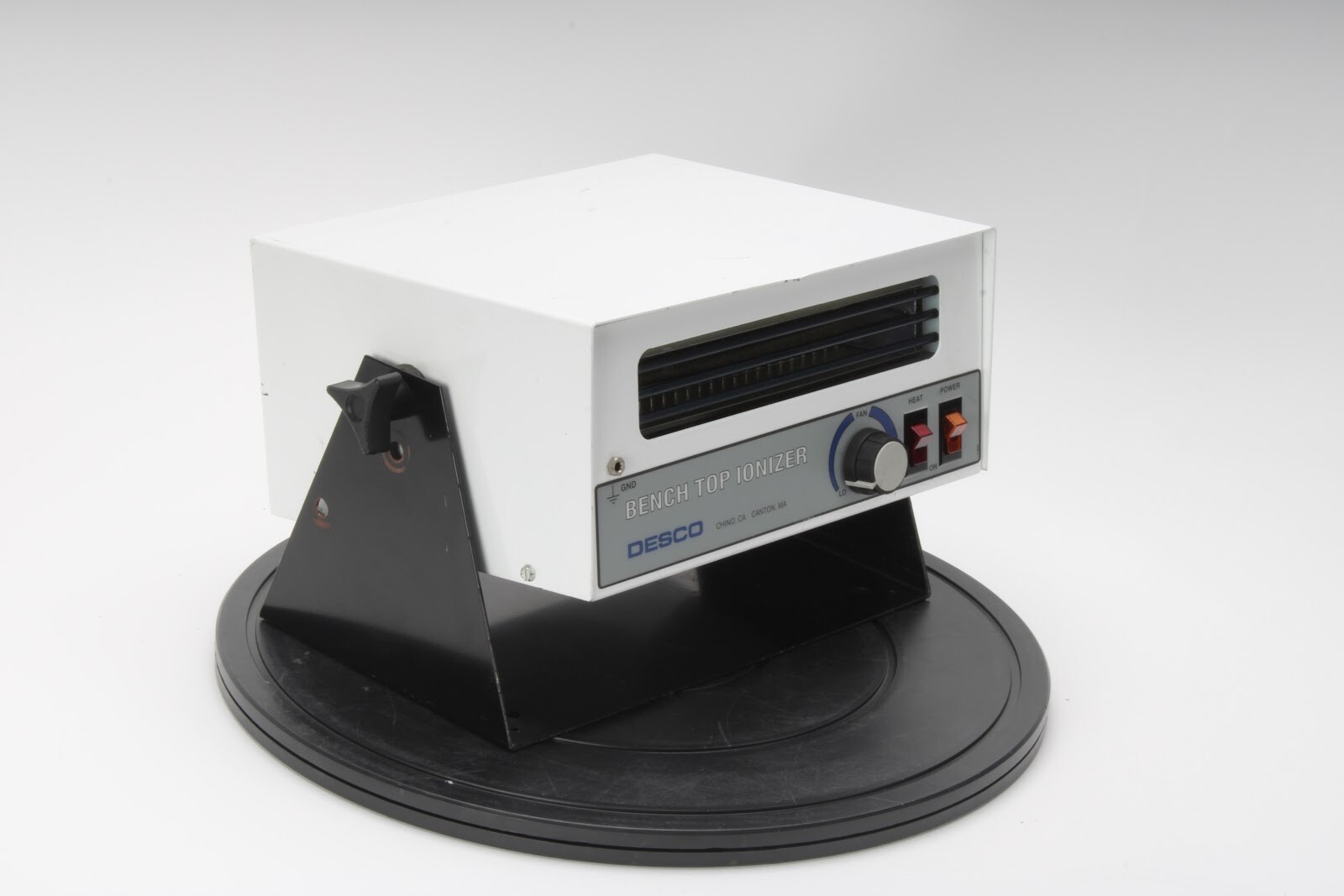 Desco 19500 Bench Top Ionizer 120 VAC