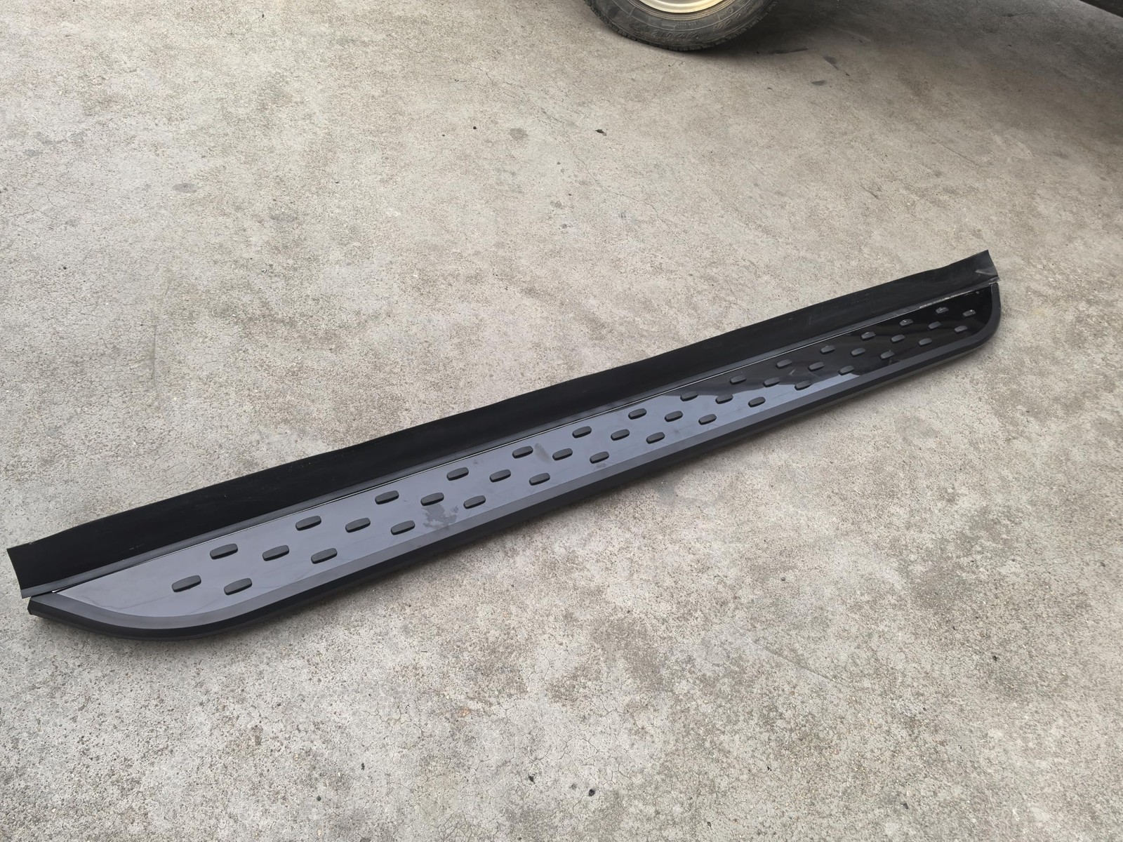 2Pcs Running Boards Step Bars for R1S 2021-2025 Fixed with Brackets