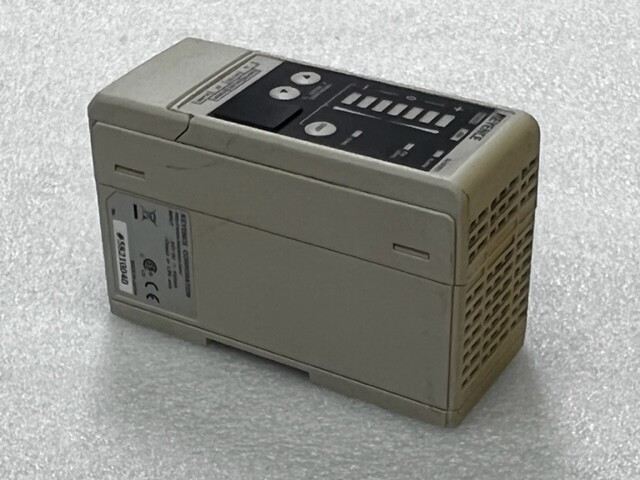 Keyence SJ-M201 24VDC 450mA Static Eliminator Control Unit Used