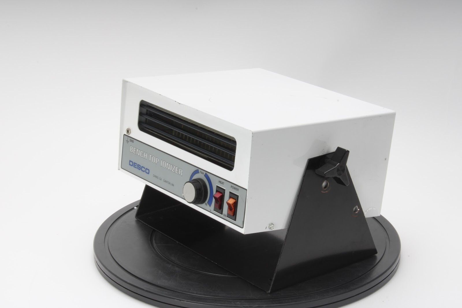 Desco 19500 Bench Top Ionizer 120 VAC