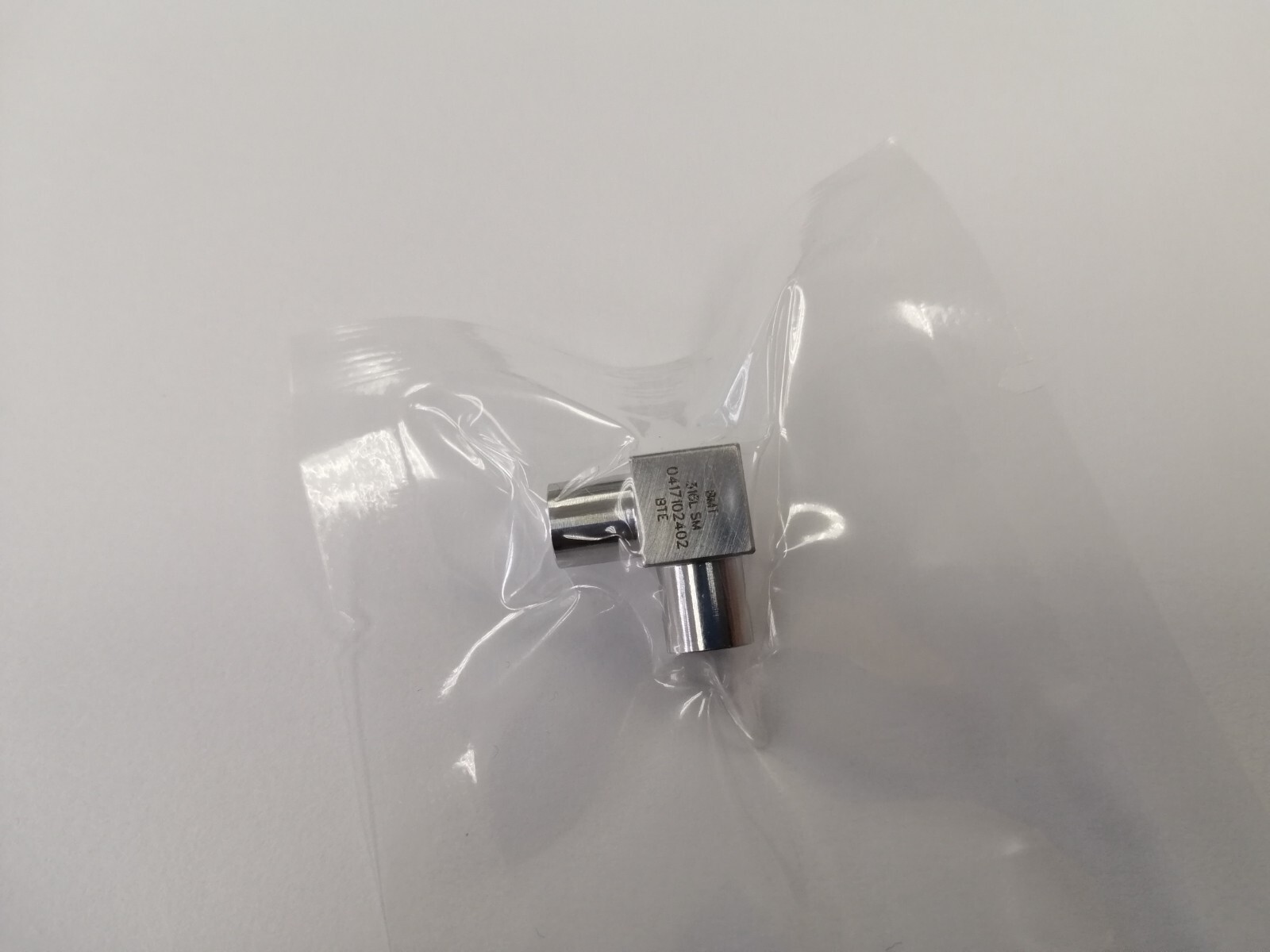 Superlok 1/4″ MicroFIT Weld ELBOW (similar to Swagelok 6LV-4MW-9) LOT of 20