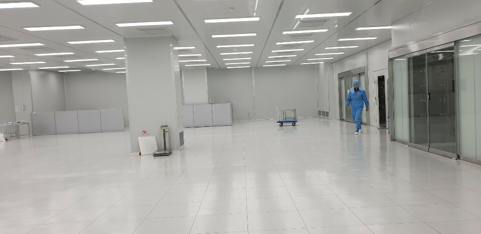 Cleanroom for sale hard wall clean room class 100 -100,000 / ISO 5 – ISO 8