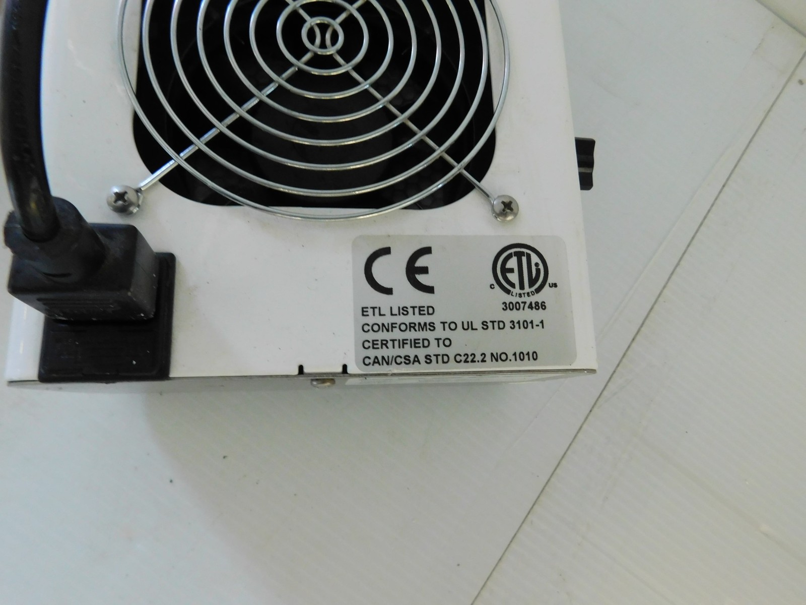 Desco 60500 ChargeBuster High Output Ionizer w/ EXTENSION ARM (QXG83)