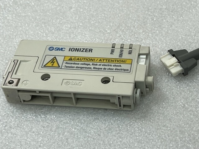 SMC IZN10E-0206 24VDC 8mA Ionizer Used