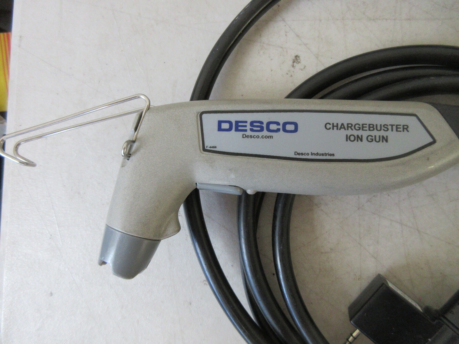 DESCO 980 CHARGE BUSTER 19590 ION GUN — no power supply