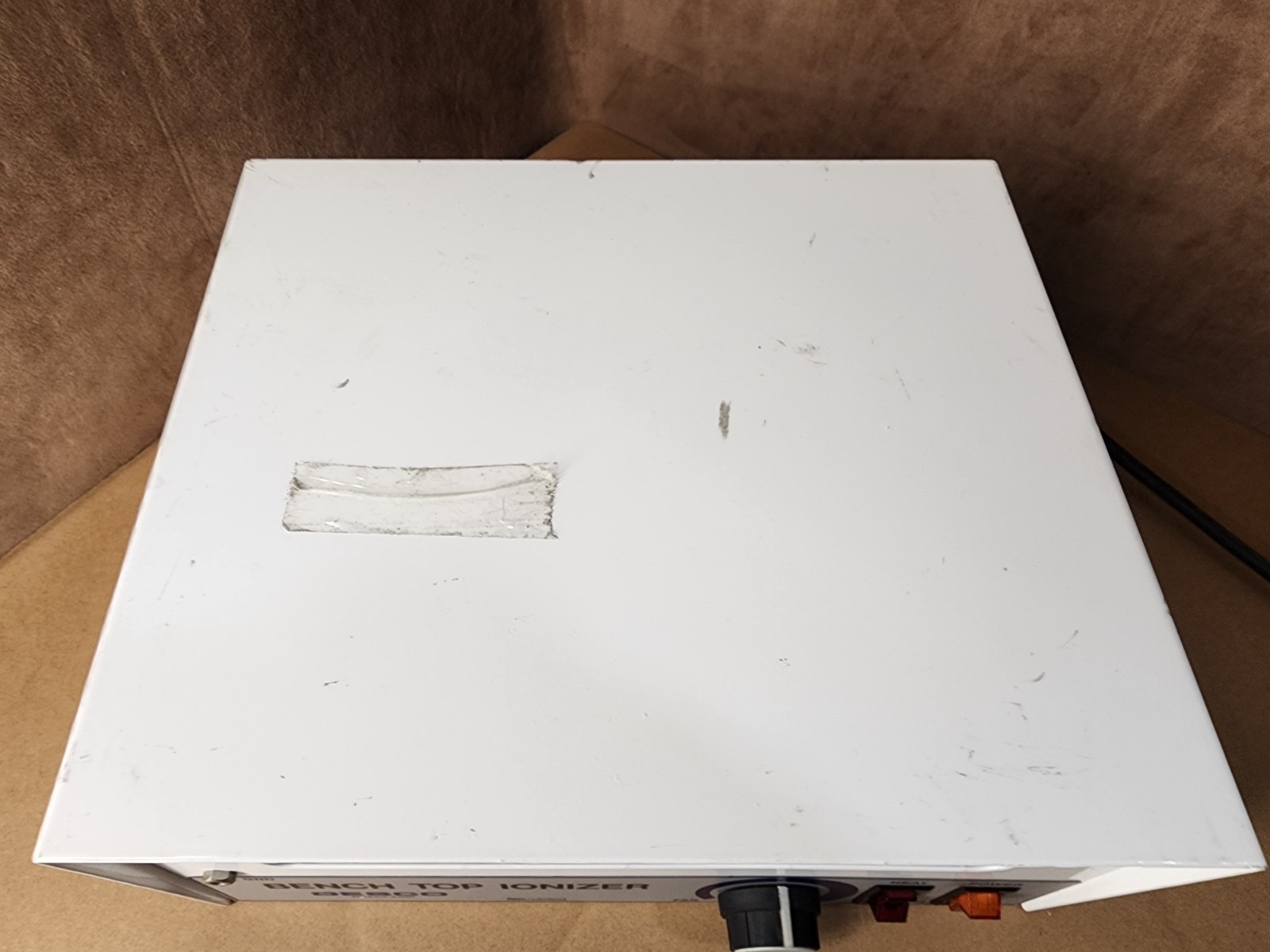 Desco 19500 Bench Top Ionizer 120 VAC