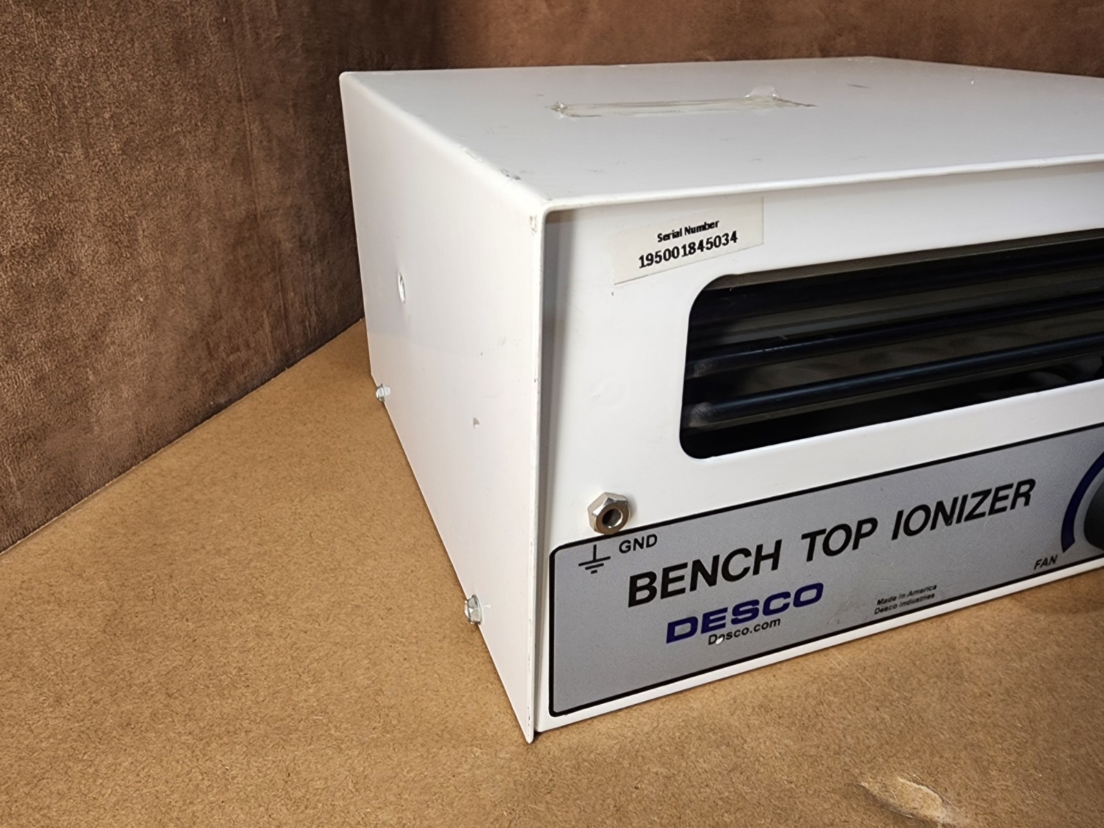 Desco 19500 Bench Top Ionizer 120 VAC