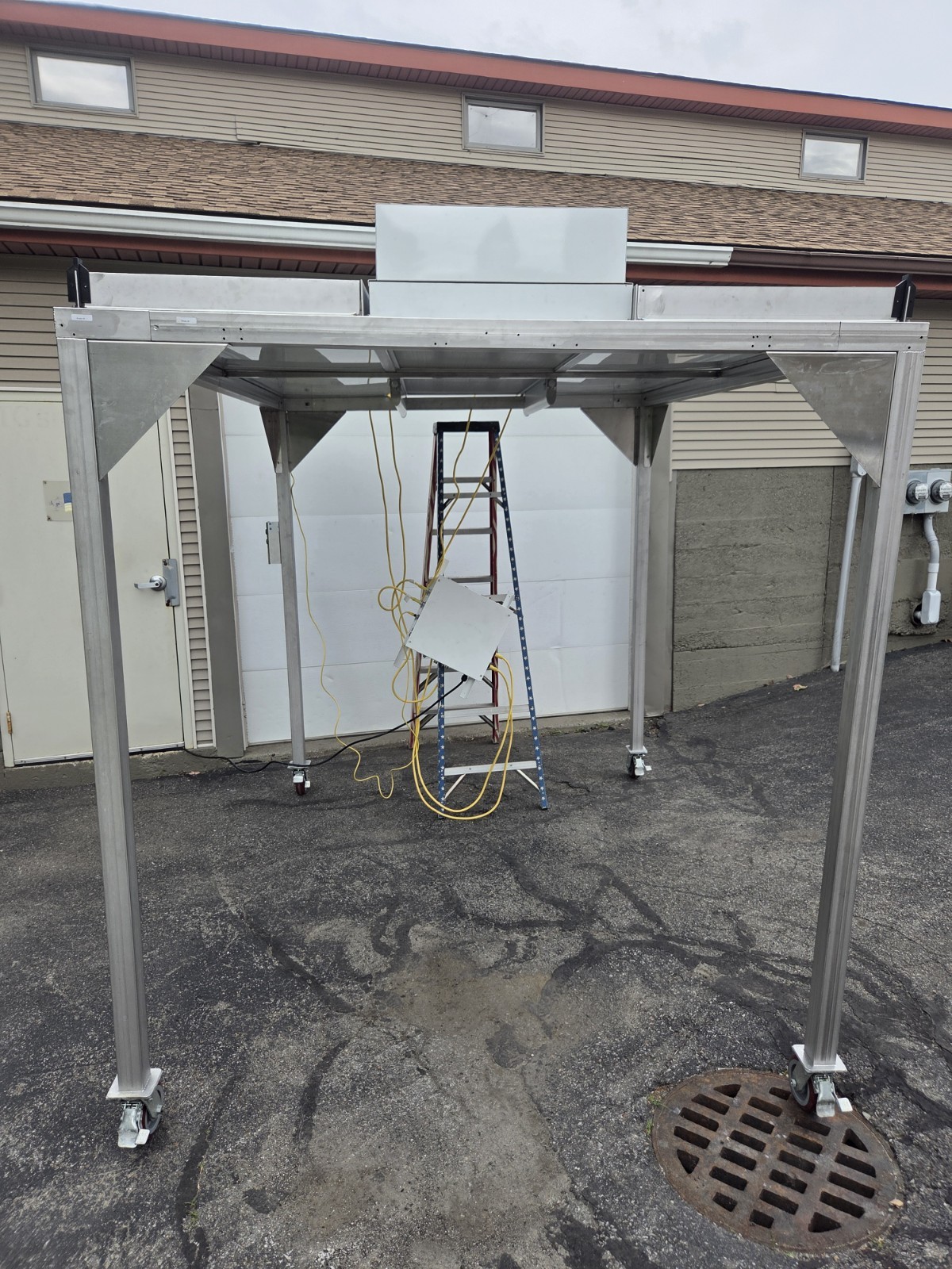 Terra Universal Aluminum/Stainless Mobile Cleanroom 6x8x7, 2 HEPAs, Used See Ad
