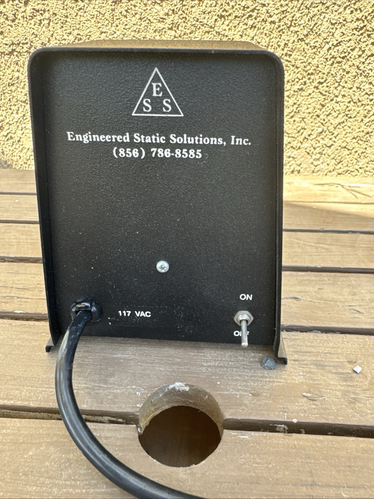 SES Engineered Static Solutions Inc. Workstation Ionizer
