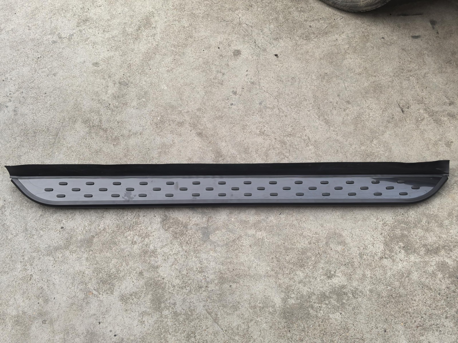 2Pcs Running Boards Step Bars for R1S 2021-2025 Fixed with Brackets