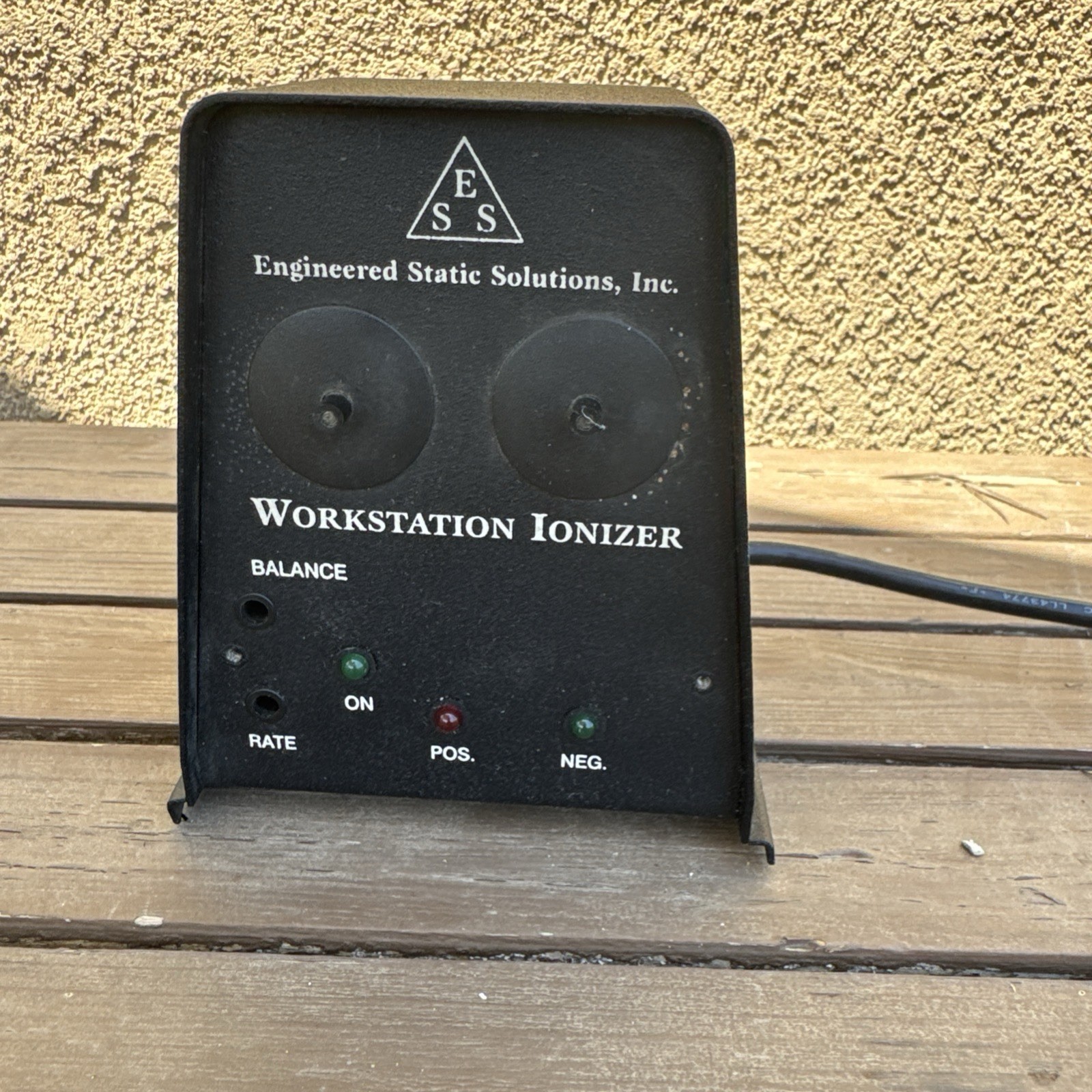 SES Engineered Static Solutions Inc. Workstation Ionizer