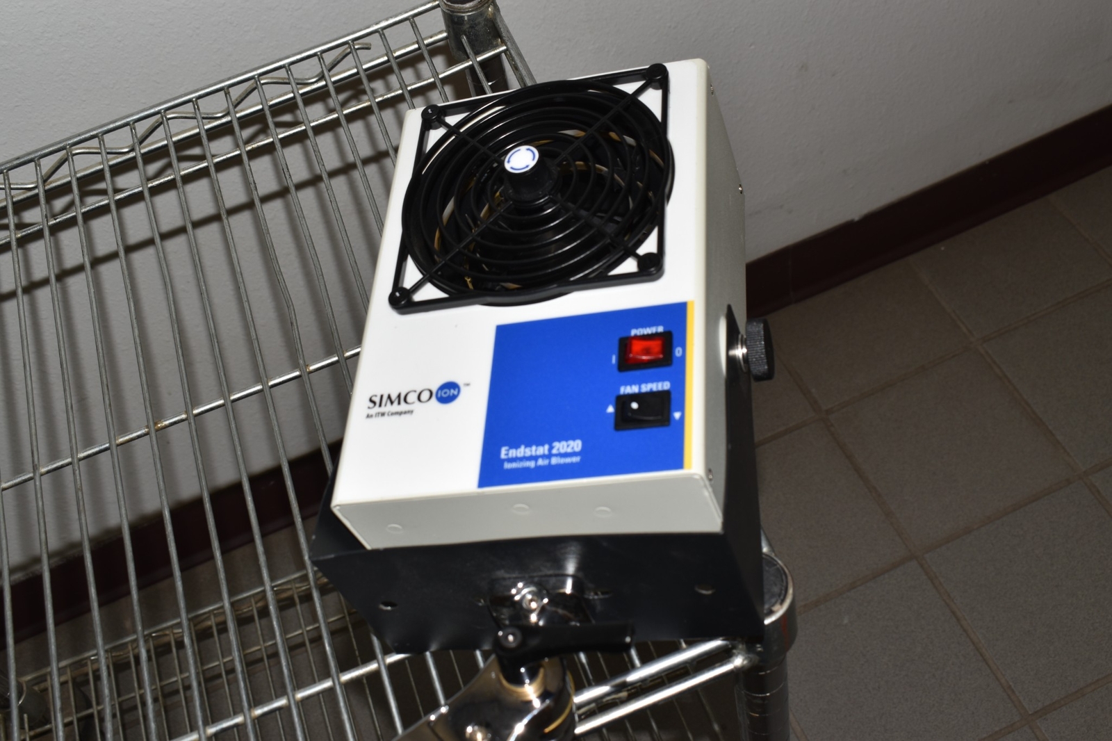 SIMCO ENDSTAT 2020 Portable Ionizing Air Blower w/ adjustable stand (TJD93)