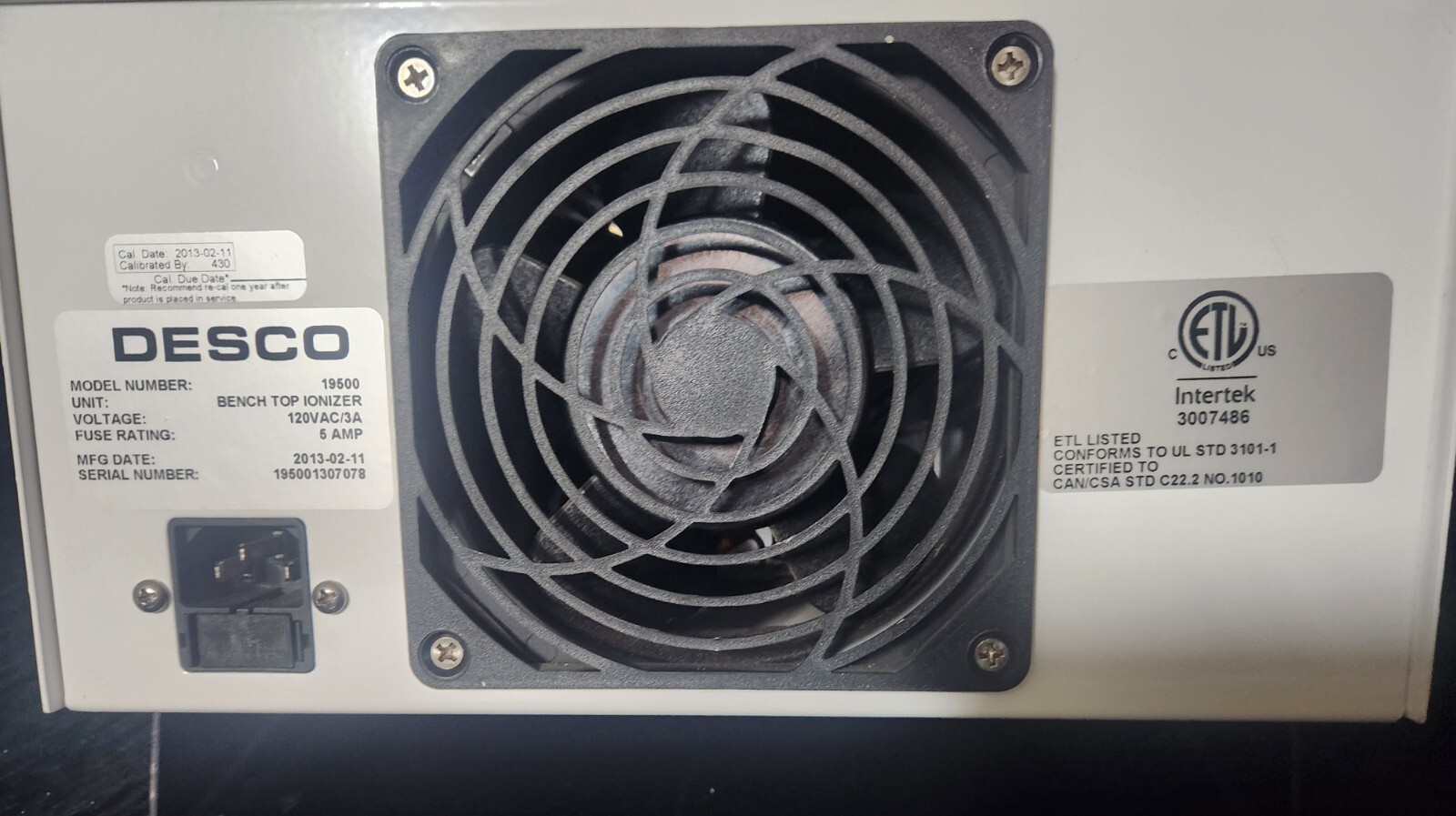 DESCO – 19500, Bench Top Self Balancing Ionizer – 120 VAC / 3A