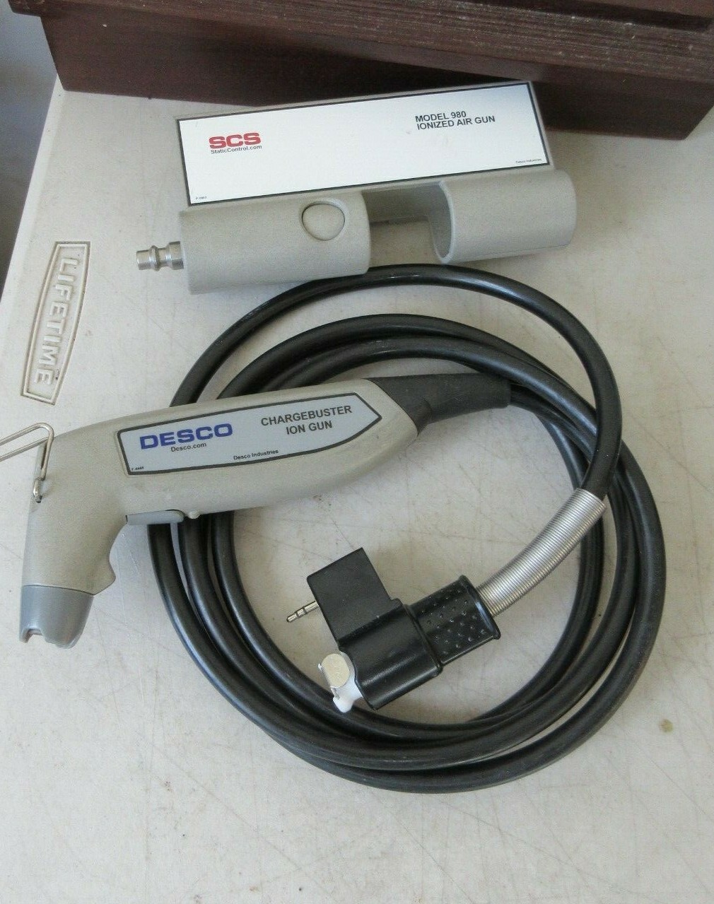 DESCO 980 CHARGE BUSTER 19590 ION GUN — no power supply