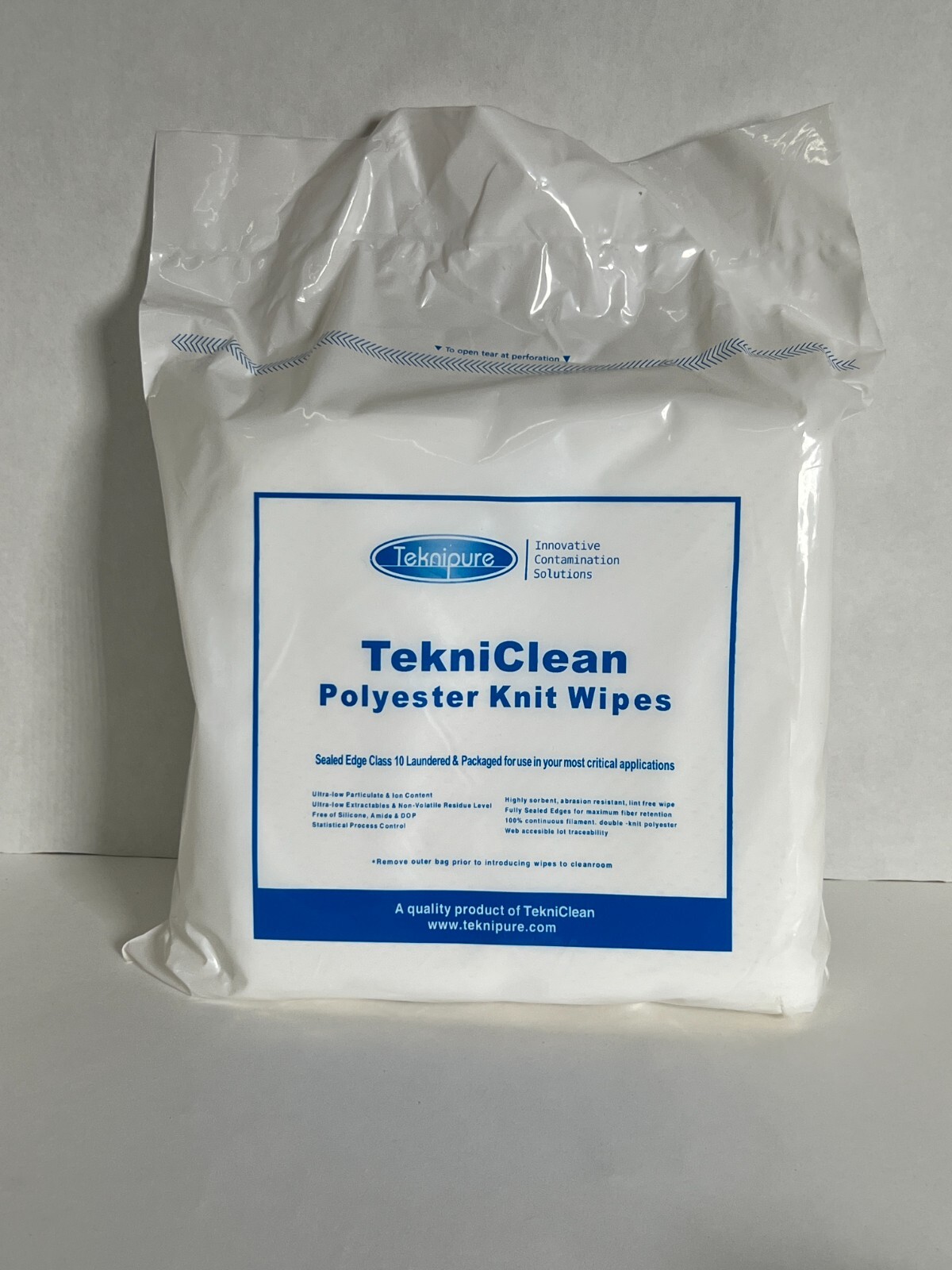 TekniClean Polyester Knit Cleanroom Wipes Sealed Edge 9″ x 9″, 2 Bags, 100/Bag