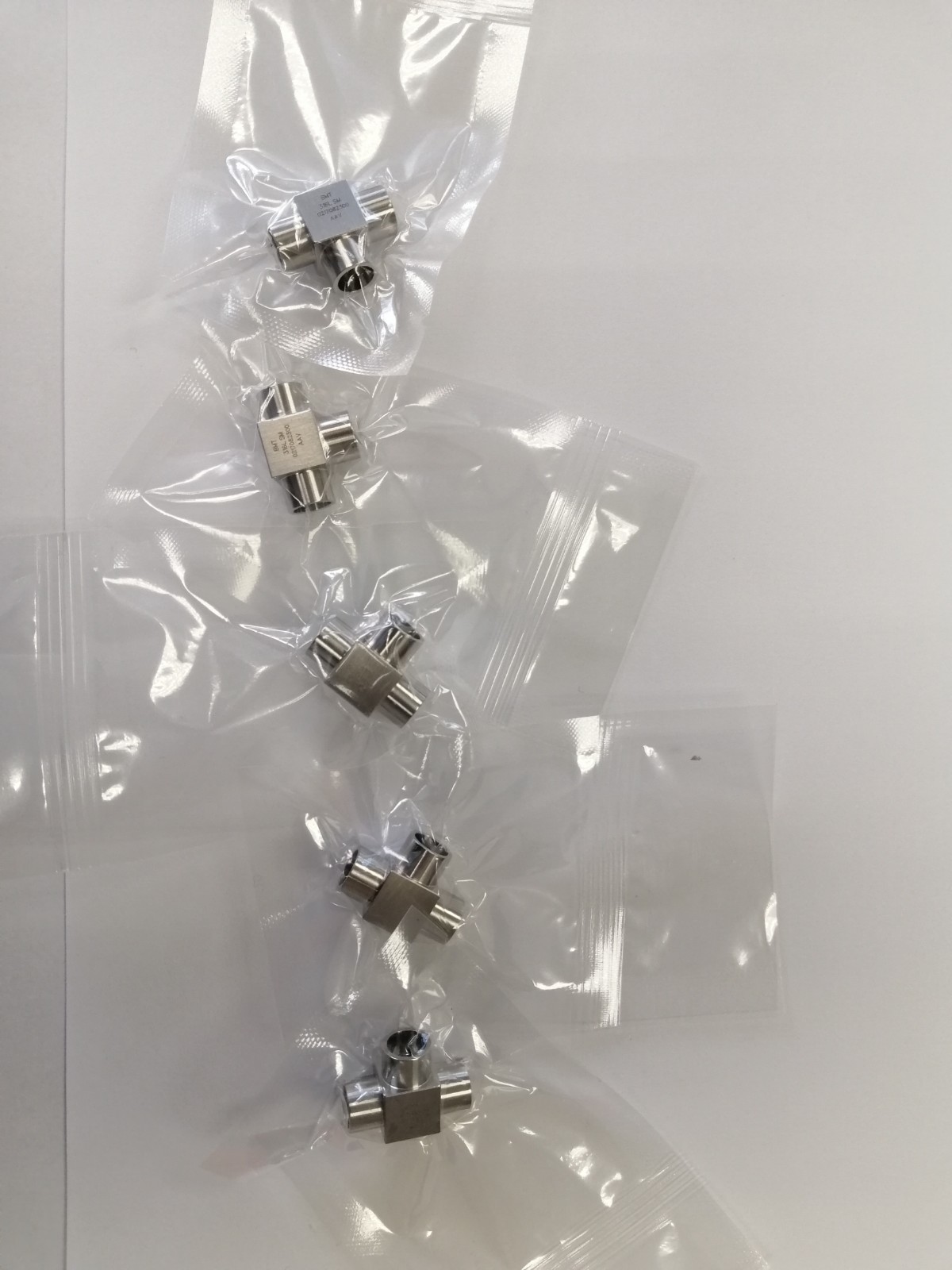 Superlok 3/8″ MicroFIT Weld UNION TEE (similar to Swagelok 6LV-6MW-3) LOT of 5