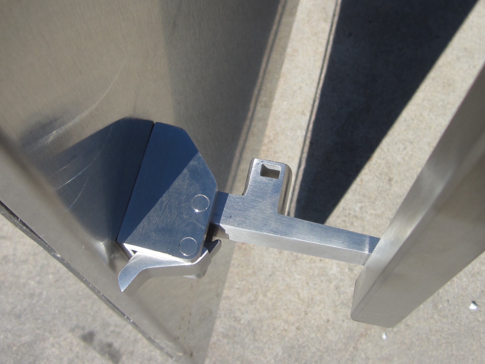 CLEAN AIR PRODUCTS CAP 18 FLOOR MOUNTED PASS THRU STAINLESS STEEL 42 X 60 X 54D