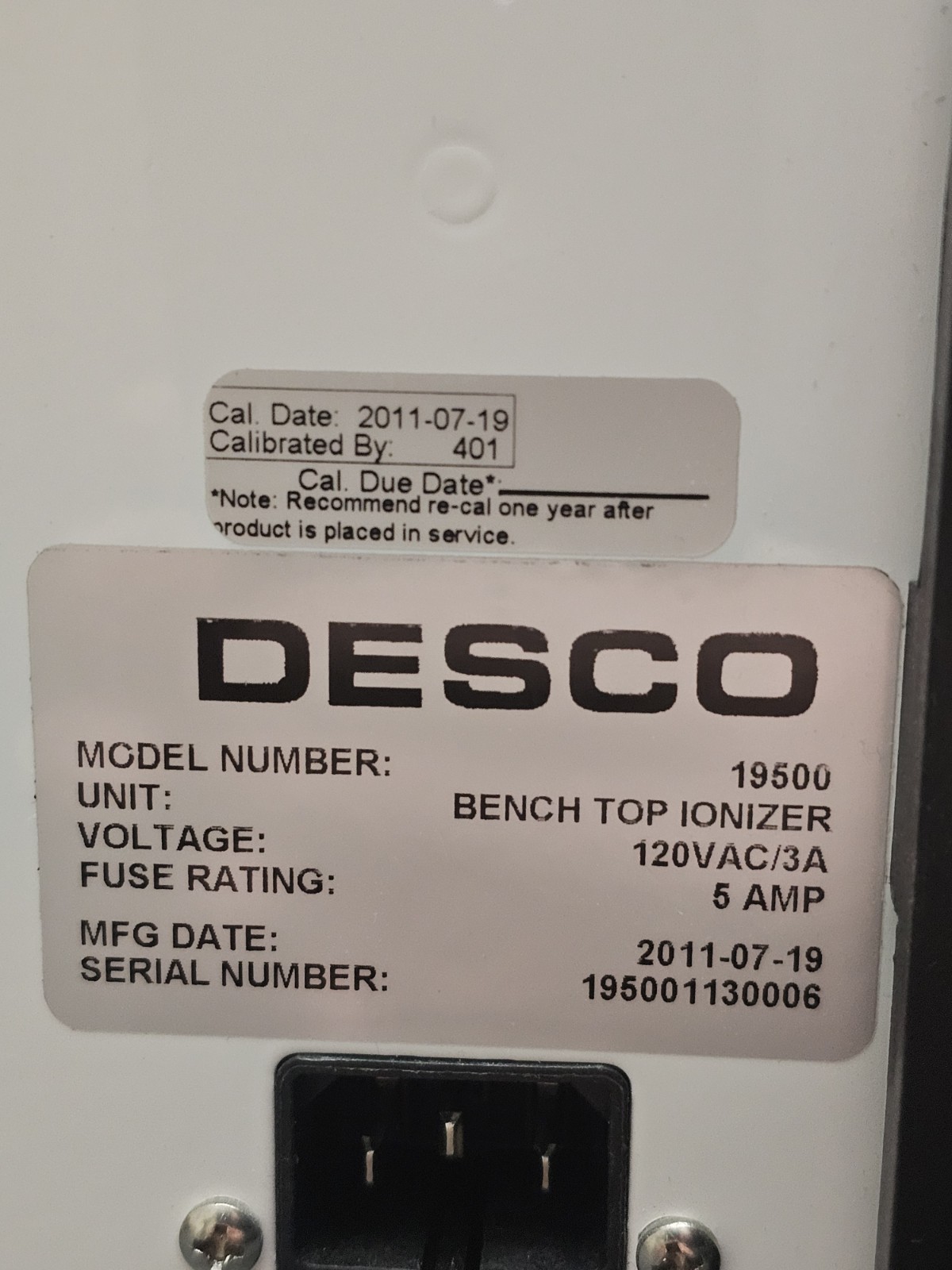DESCO – 19500, Bench Top Self Balancing Ionizer – 120 VAC / 3A