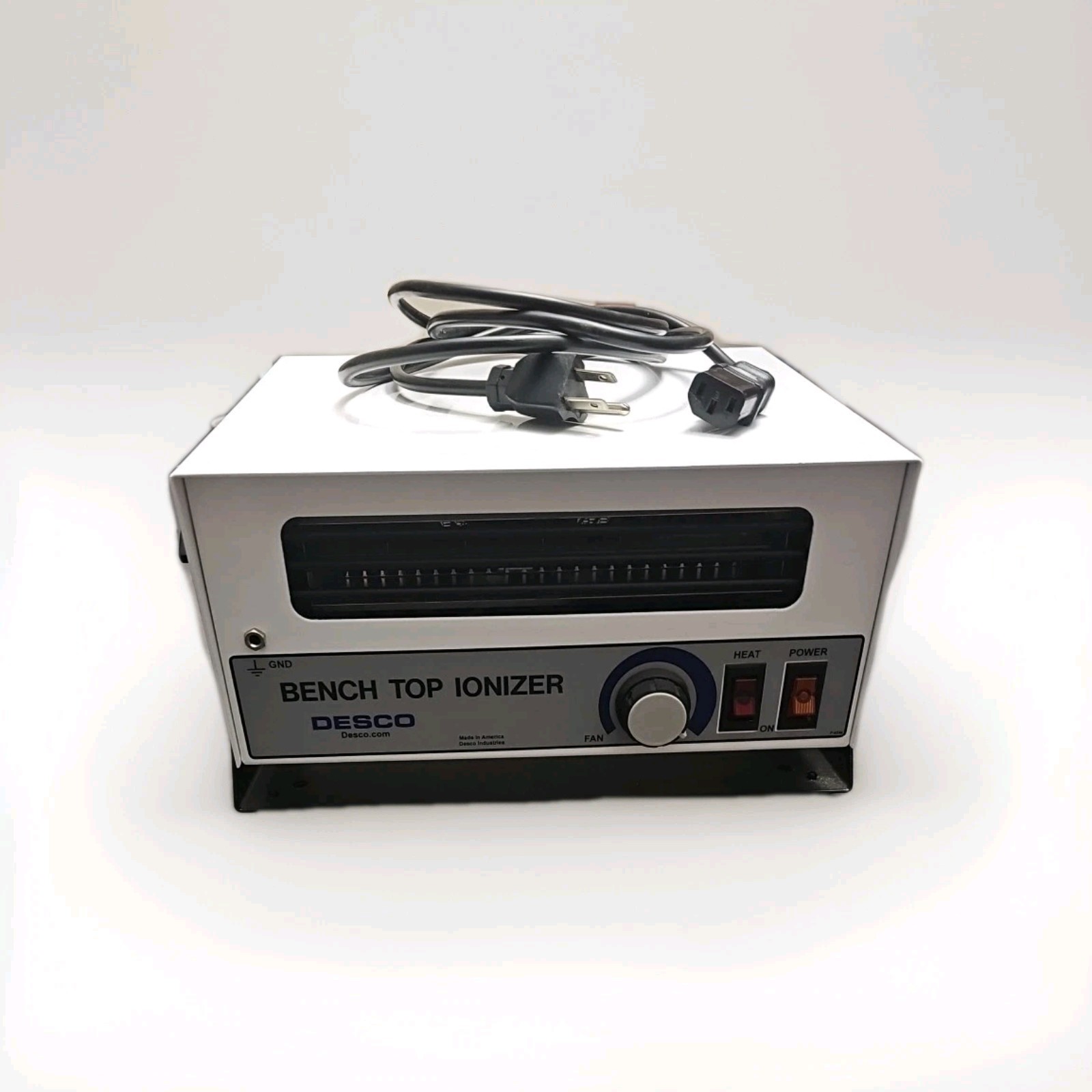 DESCO – 19500, Bench Top Self Balancing Ionizer – 120 VAC / 3A