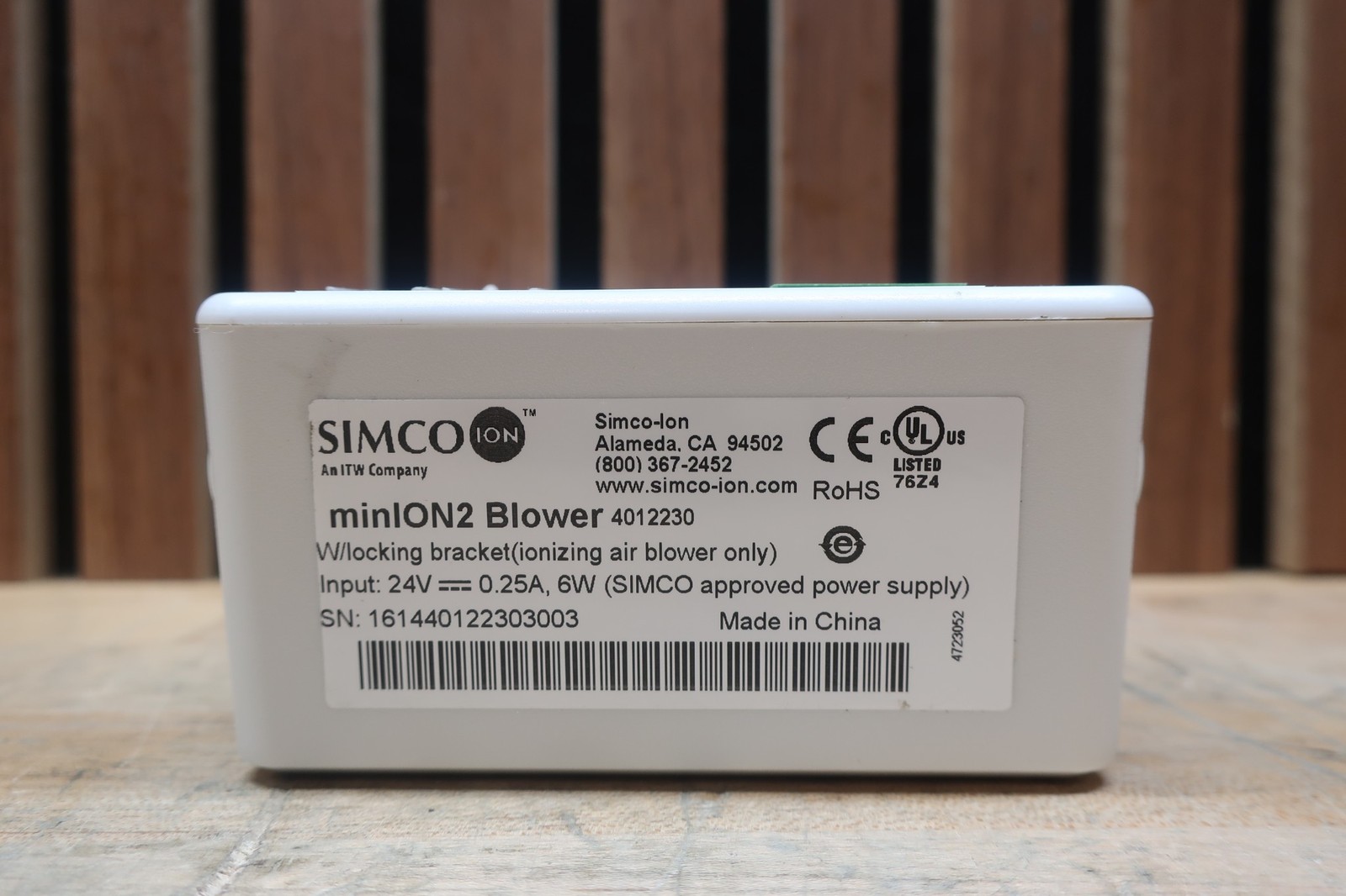 SIMCO 4012230 | minION2 Benchtop Ionizing Blower ±10V