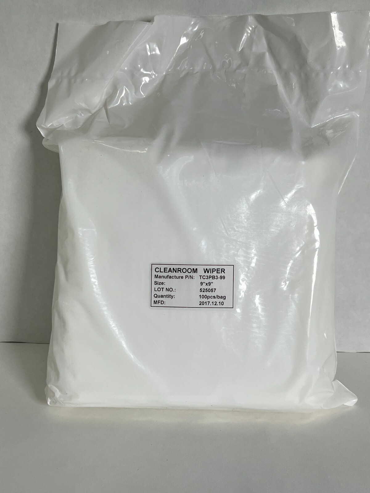 TekniClean Polyester Knit Cleanroom Wipes Sealed Edge 9″ x 9″, 2 Bags, 100/Bag