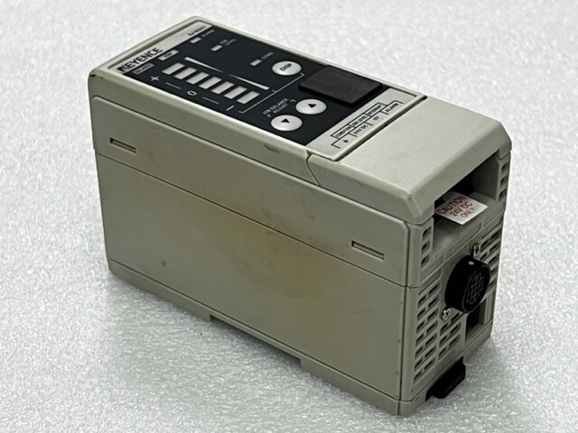 Keyence SJ-M201 24VDC 450mA Static Eliminator Control Unit Used