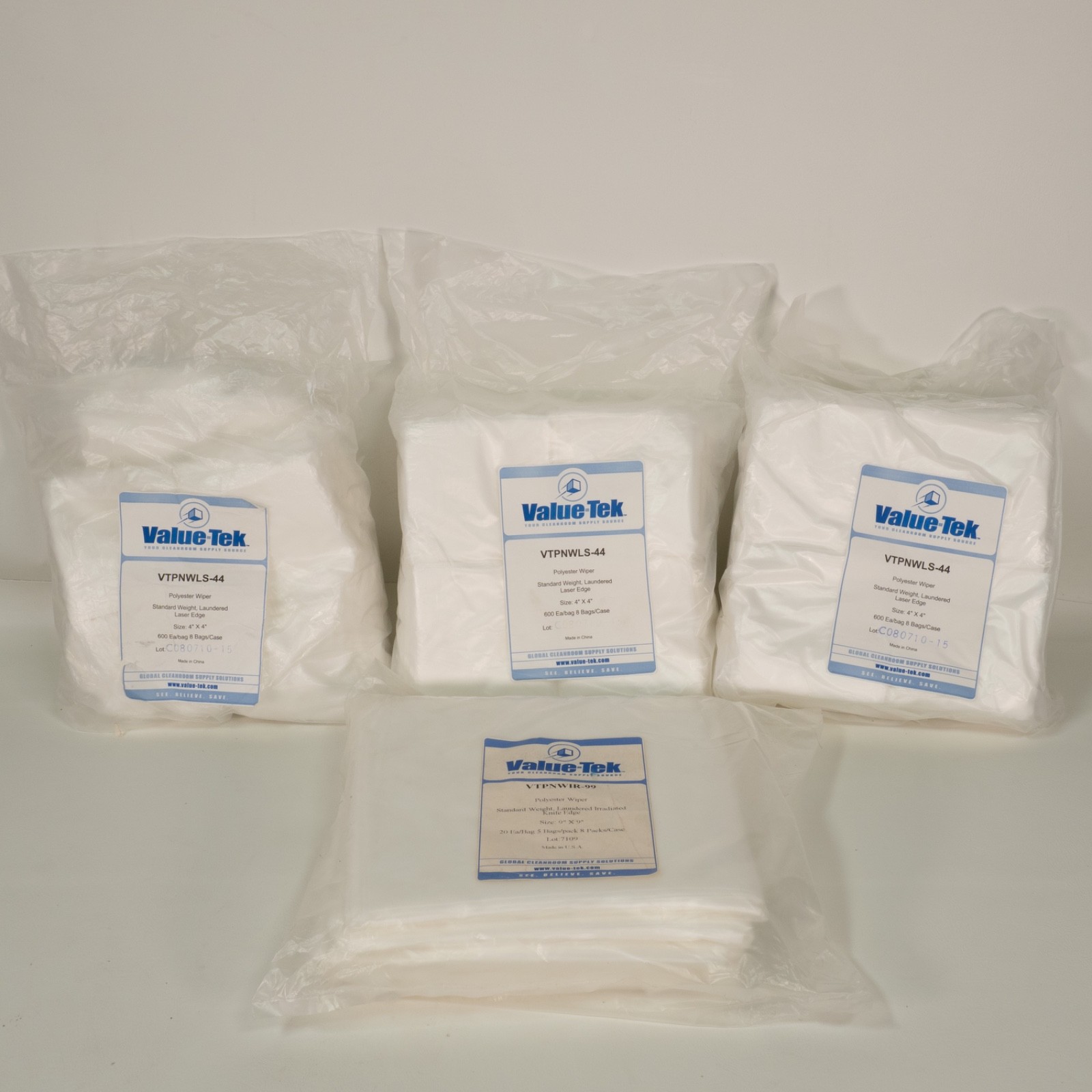 Value Tek Cleanroom Polyester Laboratory Wipers / 1800 CT – 4×4 & 100CT 9×9