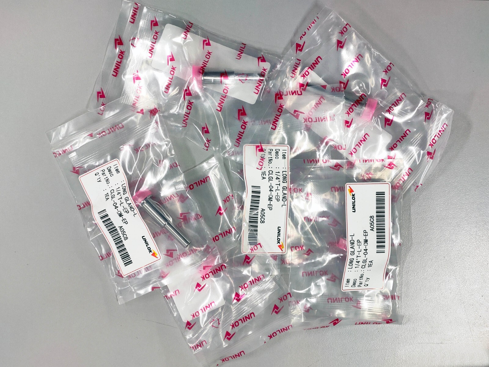 UNILOK 1/4″ VCR Long Tube Weld Gland (Similar 6LV-4-VCR-3-4TB7) LOT of 10