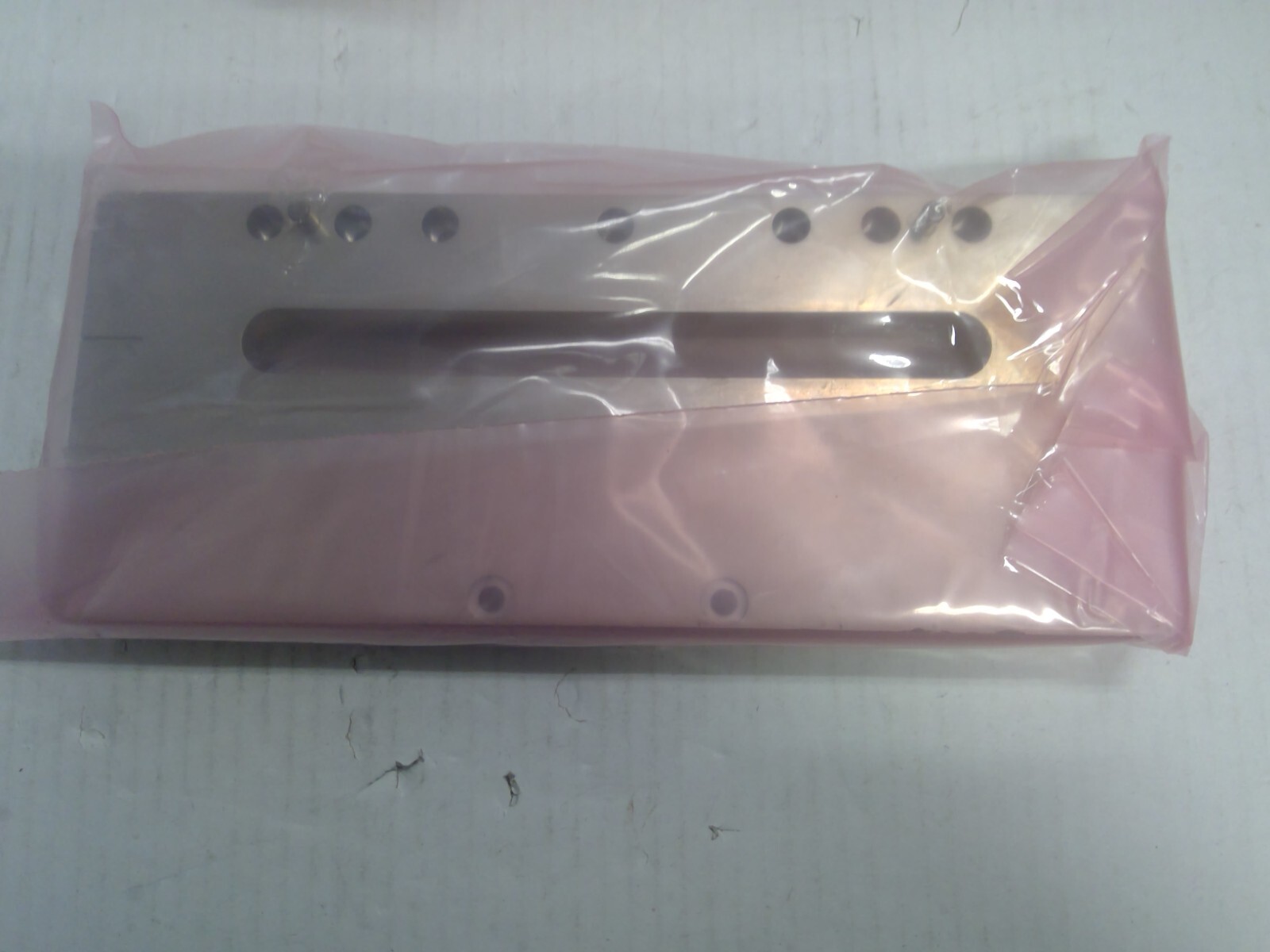 0040-39041; CENTER MOUTHED PLATE