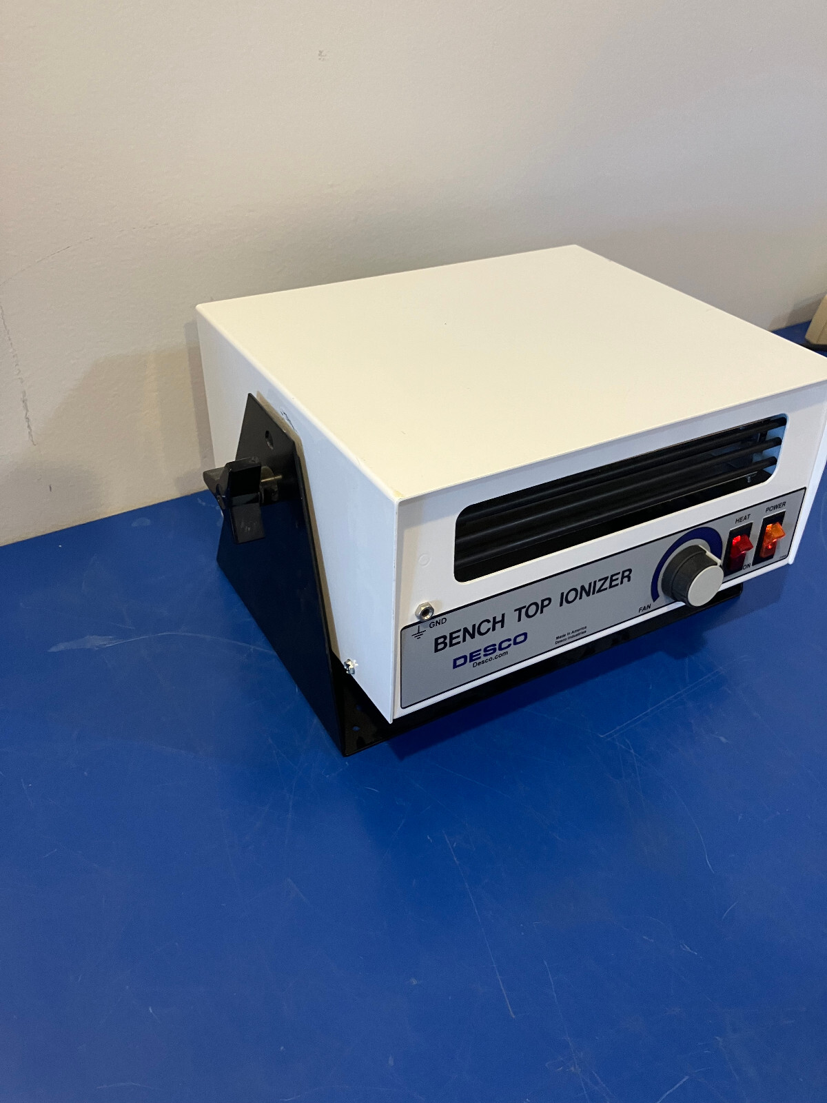 15323 Desco 19500 Bench top Ionizer 120v