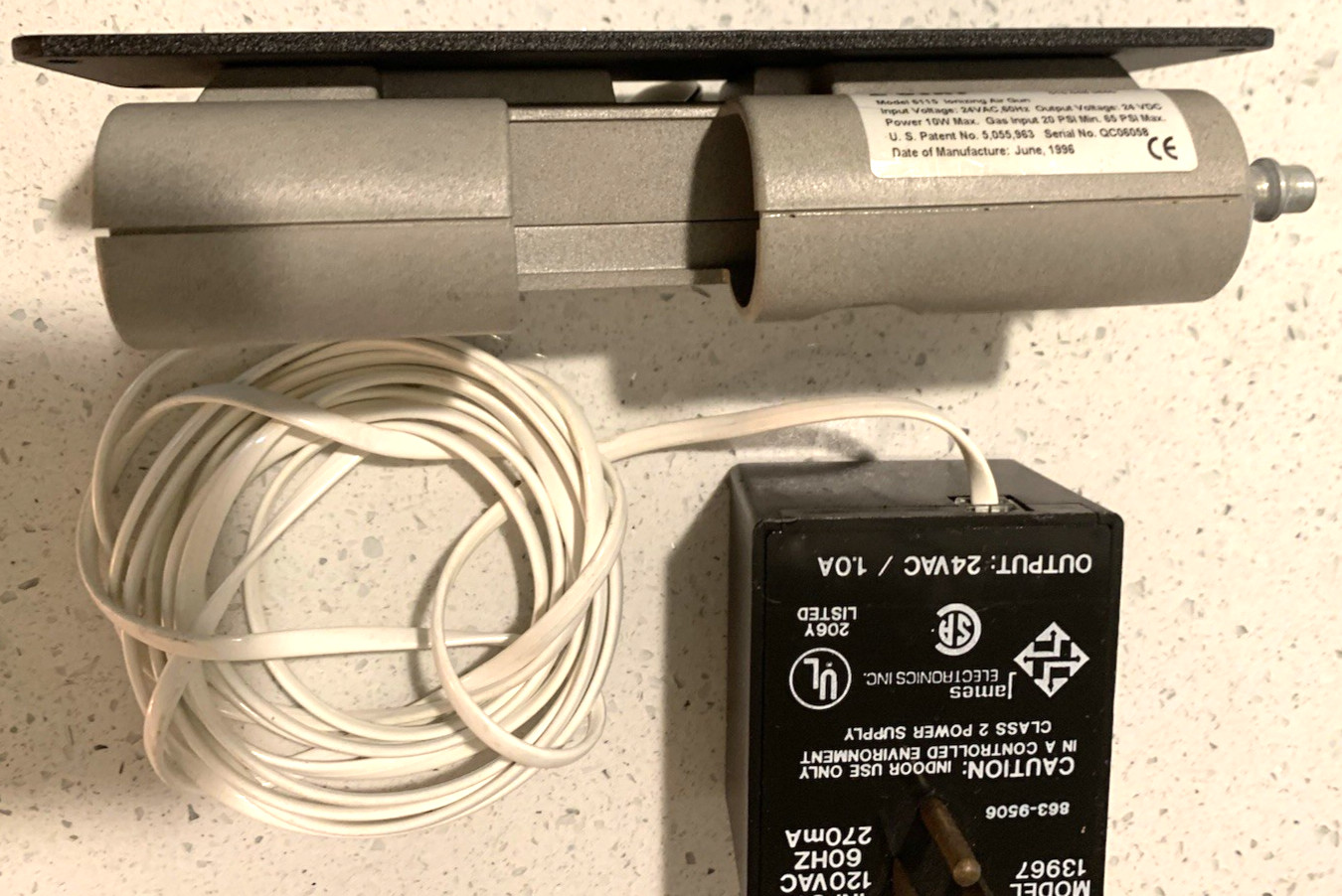 Ion Systems Model 6115, Z-Stat AirForce Ionizer IsoStat Technology