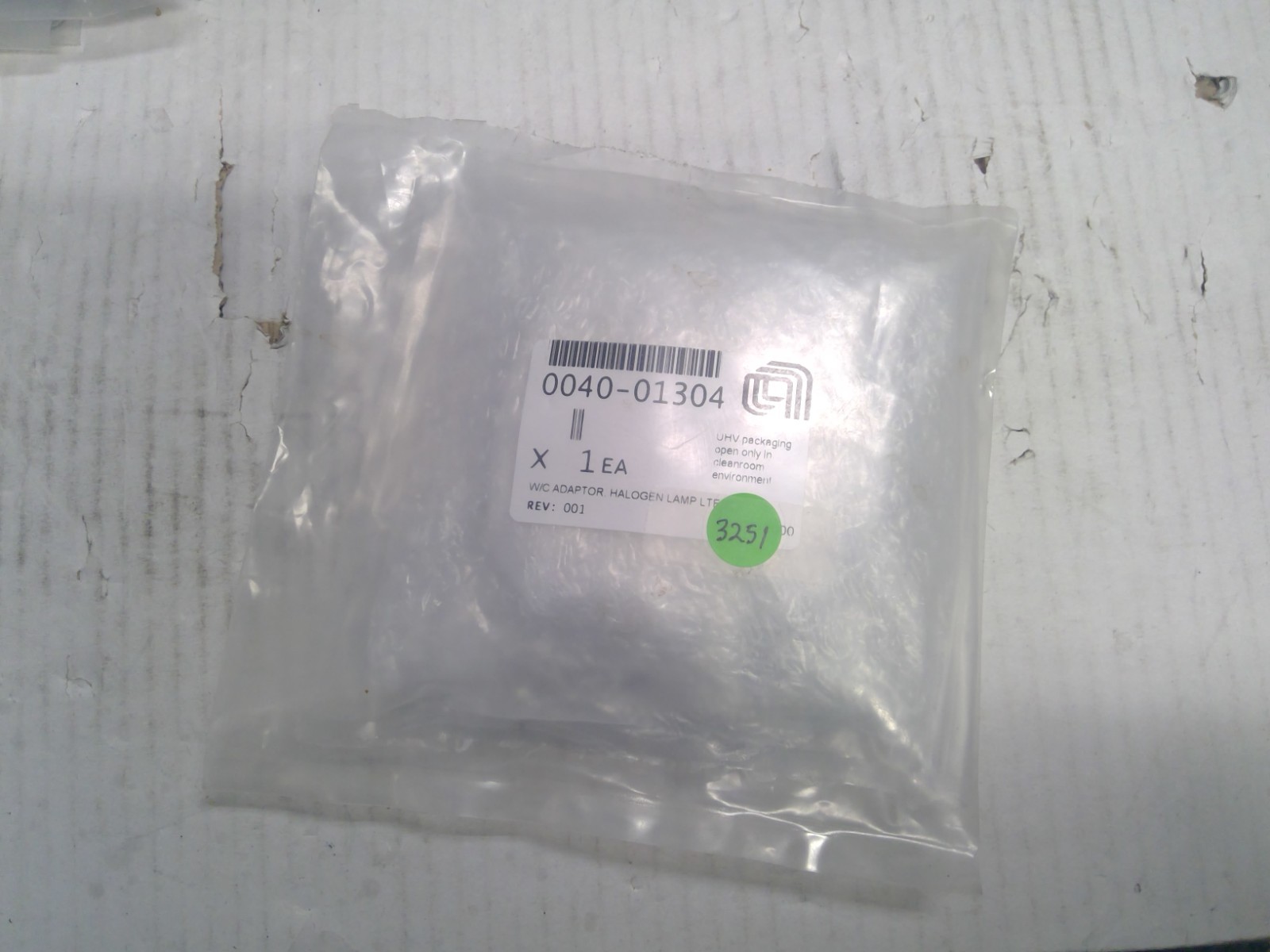 0040-01304; W/C ADAPTOR, HAL0GEN LAMP FIXTURE