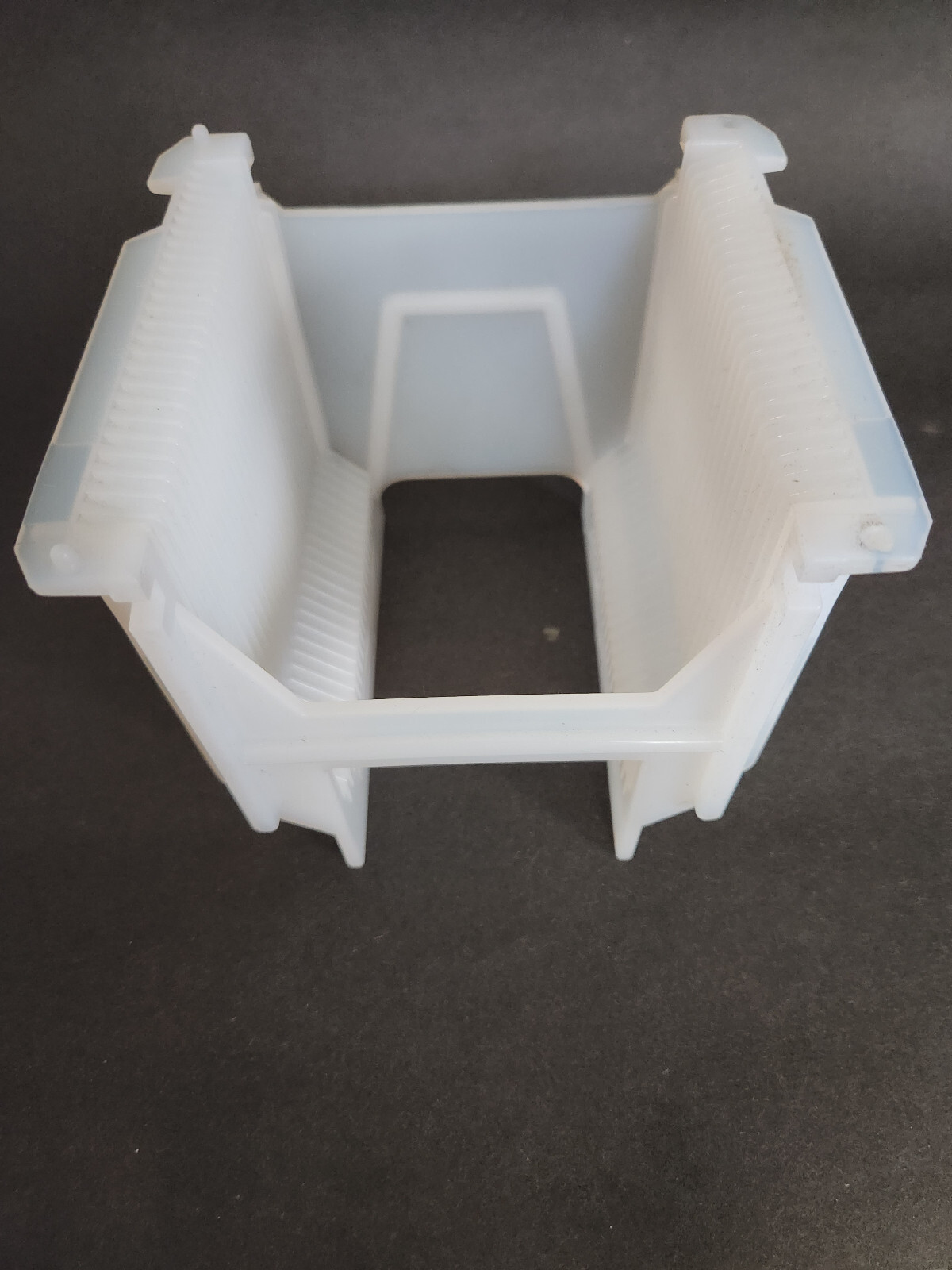 A182-50MB Fluoroware PFA Wafer Carrier for 125 mm (5 in) wafers, capacity 25.