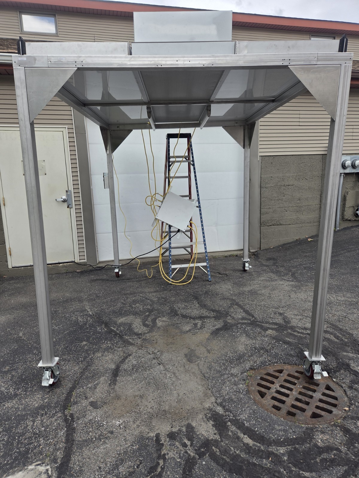 Terra Universal Aluminum/Stainless Mobile Cleanroom 6x8x7, 2 HEPAs, Used See Ad