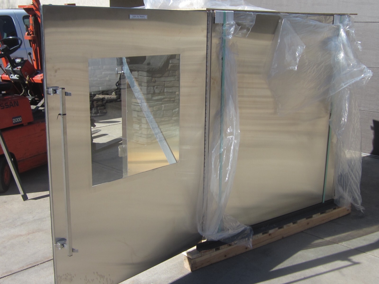 CLEAN AIR PRODUCTS CAP 18 FLOOR MOUNTED PASS THRU STAINLESS STEEL 42 X 60 X 54D
