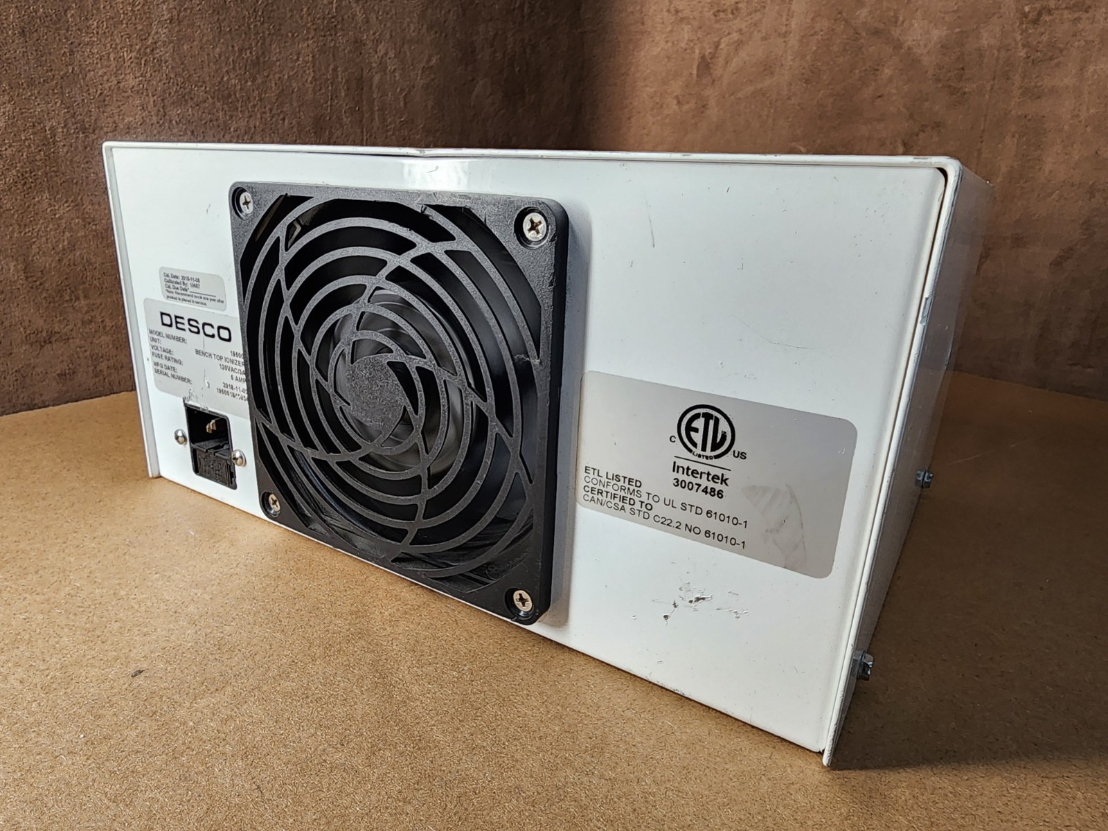 Desco 19500 Bench Top Ionizer 120 VAC